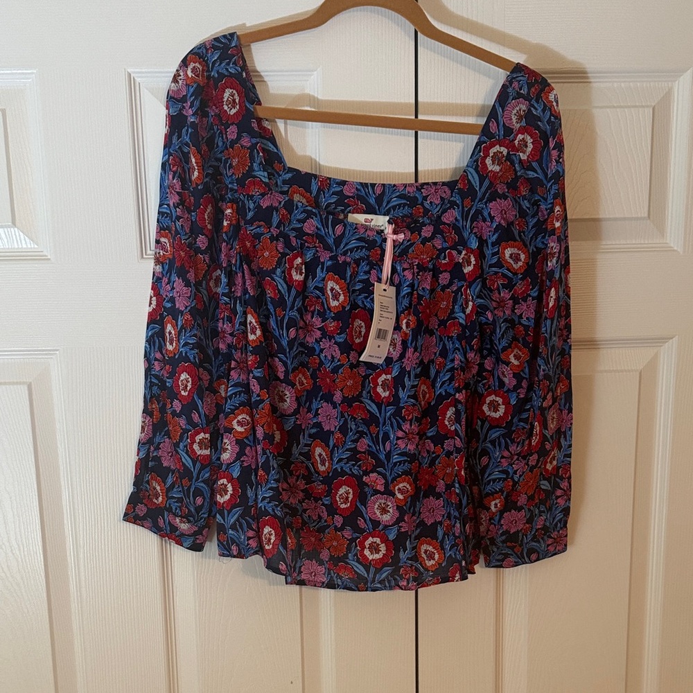 NWT Vineyard Vines Blue and Red Floral Blouse
